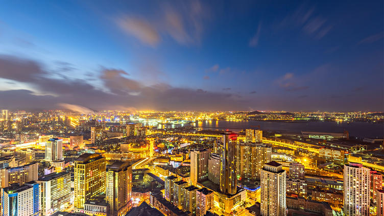 A panoramic view of the city harbor skyline